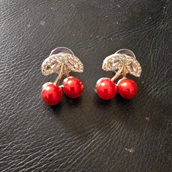 Unbranded Jewelry - Elegant Red Cherry Faux Pearl and Rhinestone Earrings New Without Tags